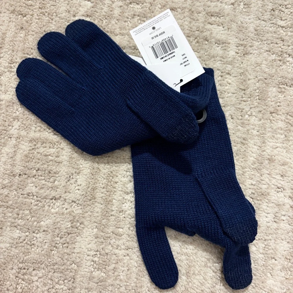 UGG knit Navy tech wool blend Gloves brand NEW